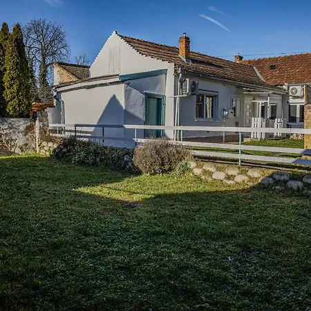 Belvarosi Apartmán Pětikostelí